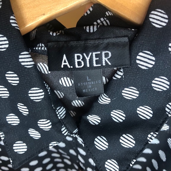 Black and White Blouse - Picture 3 of 3